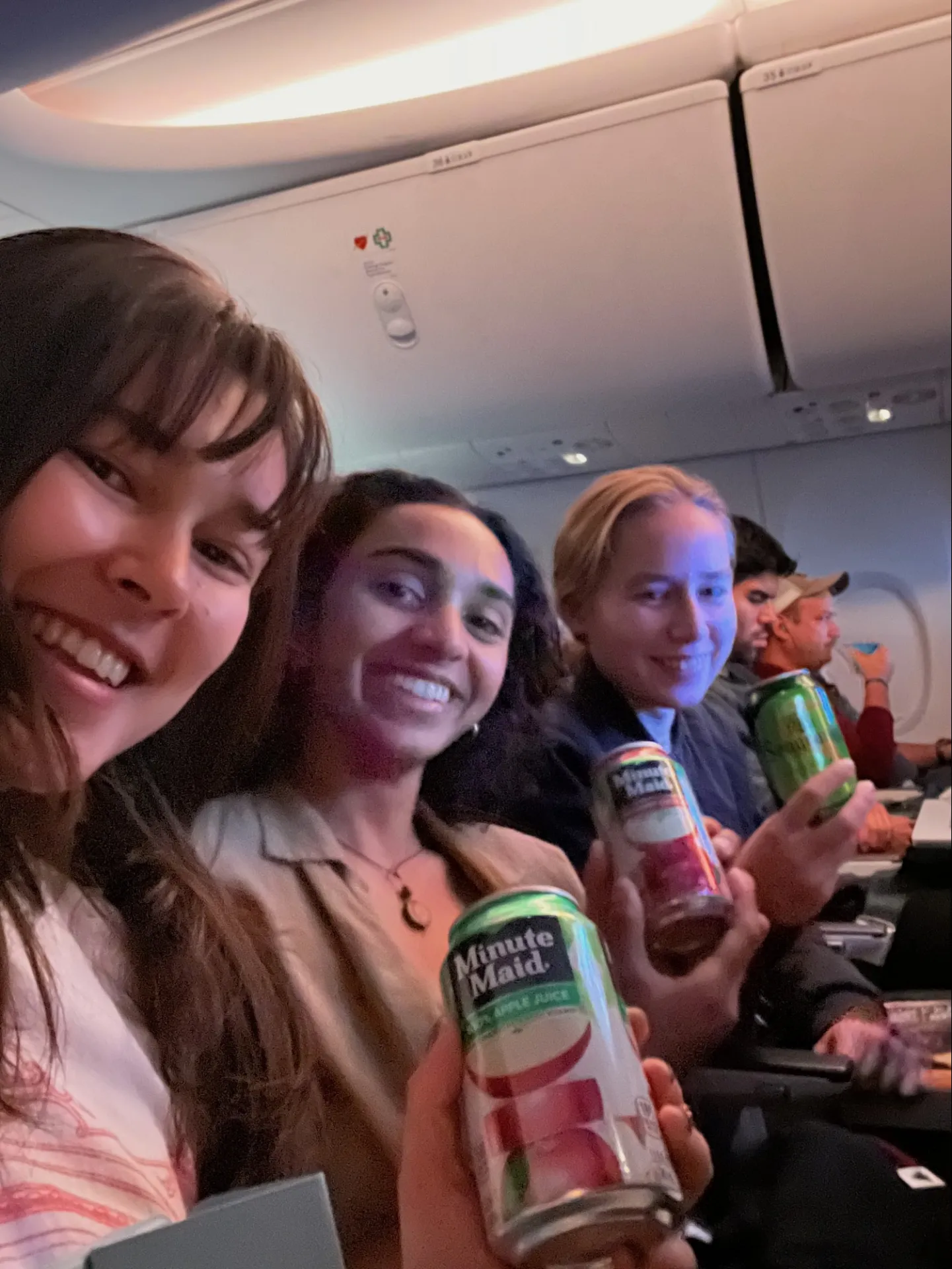 cust womens on plane